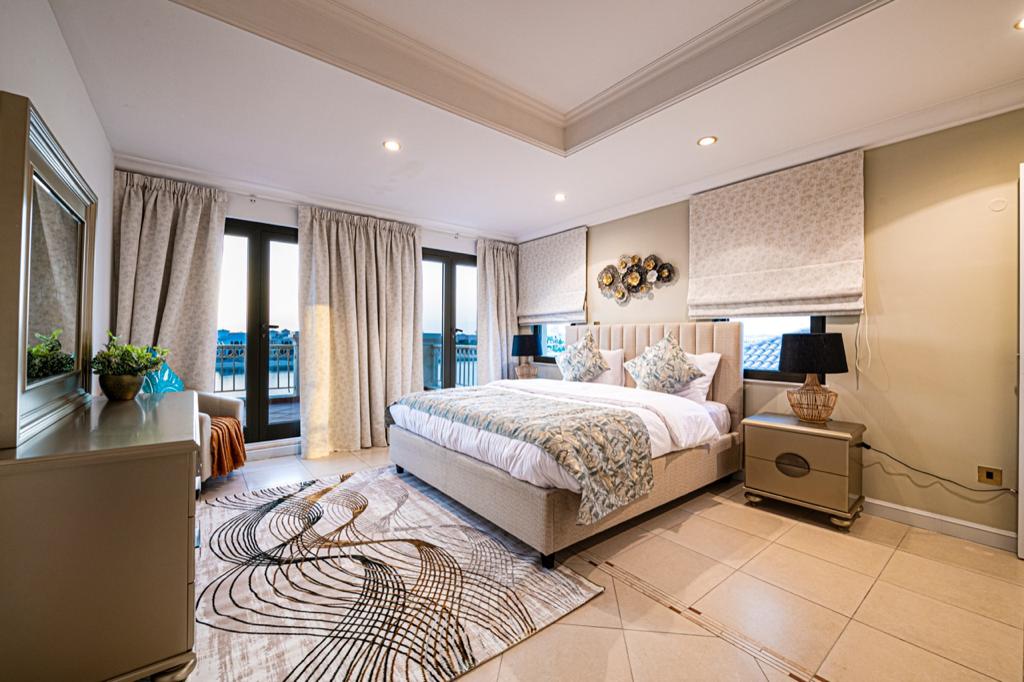 7 BR Triple Story Elegant Luxury Villa For Holiday (39)