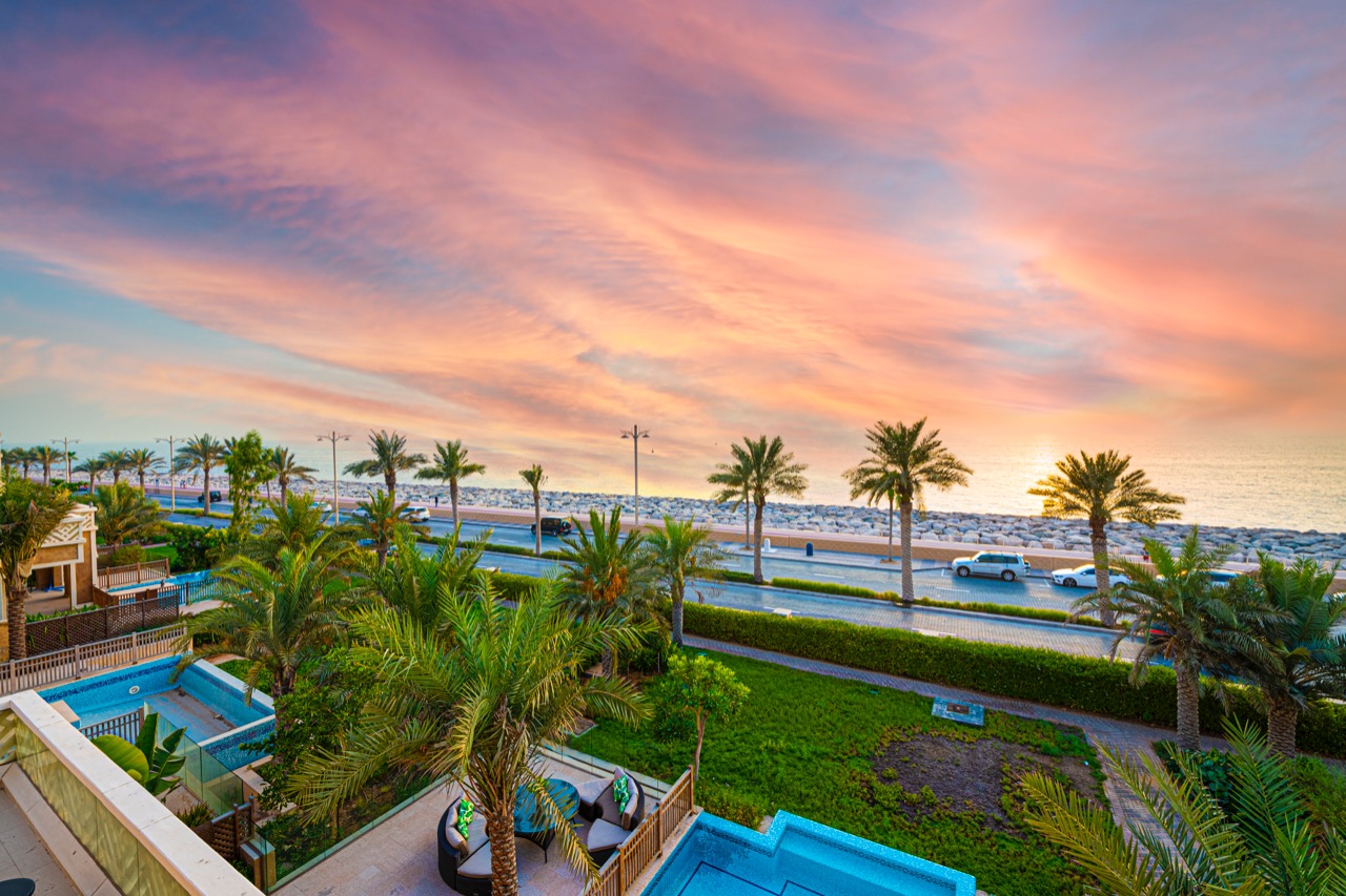 Dubai, Palm Jumeirah 7 BR Luxury Villa For Holiday (42)
