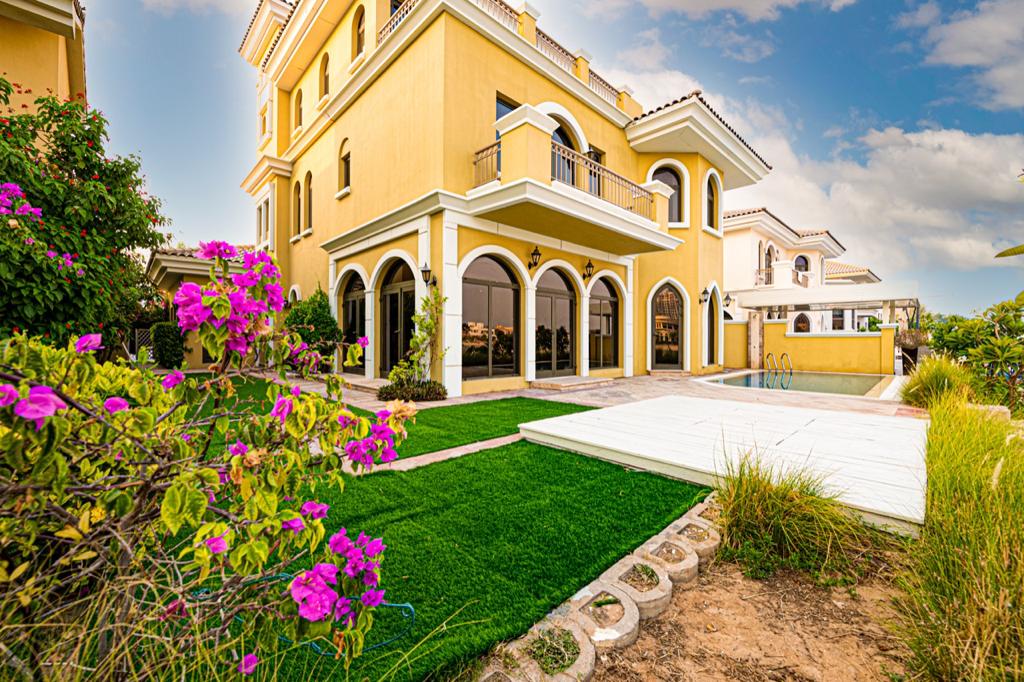 Stunning 7 BR Signature Luxury Villa For Holiday (18)