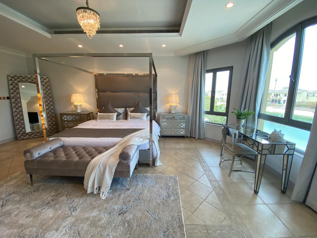 Luxury 4 BR Villa w Private Pool Palm Jumeirah (34)